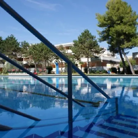 Flat With Terrace Overlooking The Pool Apartament Bibione