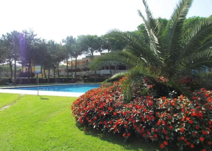 Flat With Terrace Overlooking The Pool Apartament *