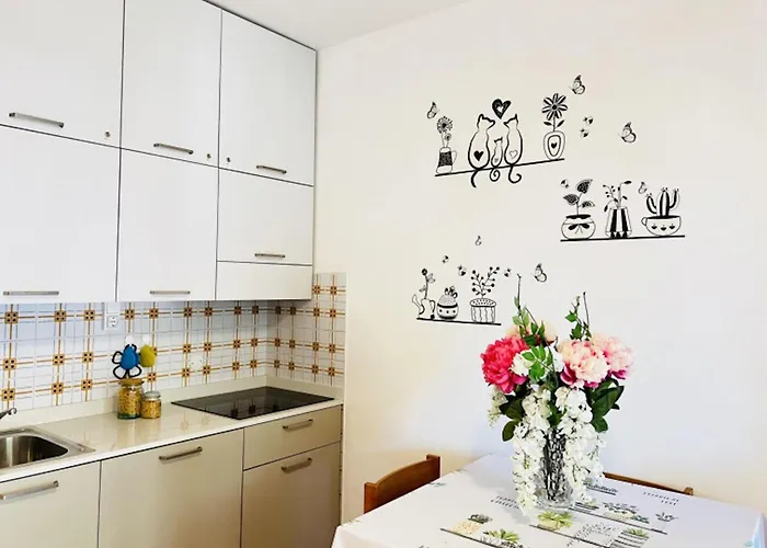 Apartament Flat With Terrace Overlooking The Pool