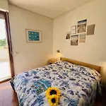 Flat With Terrace Overlooking The Pool Apartman *