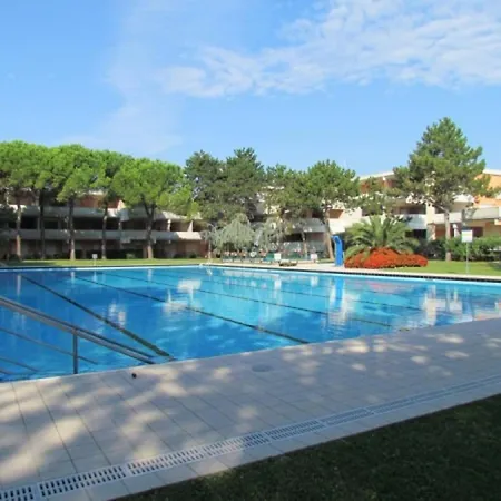 Flat With Terrace Overlooking The Pool 公寓